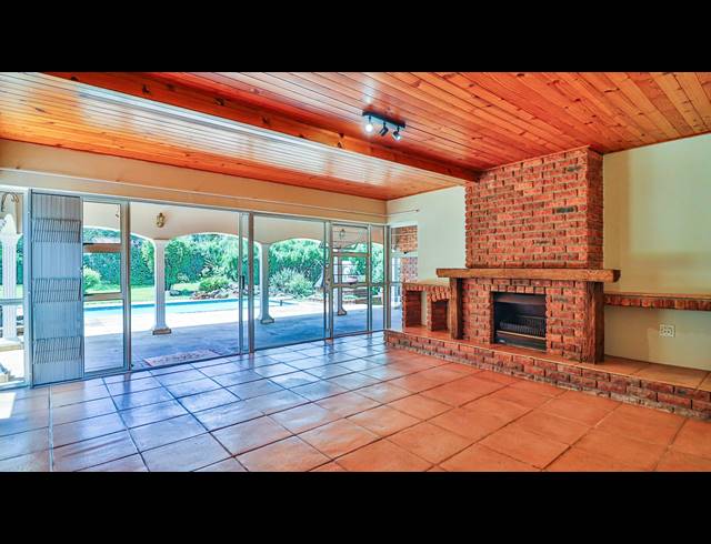 8 BEDROOM FREEHOLD FOR SALE IN CHASEDENE